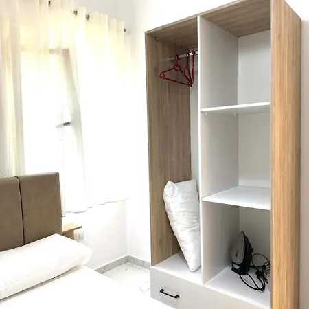 Taku ホテル *